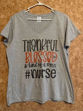 Thankful Blessed Nurse V-Neck Graphic Tee - Gray & Orange